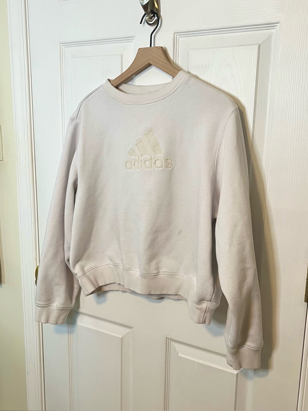 ✧･ﾟwhite adidas graphic crewneck